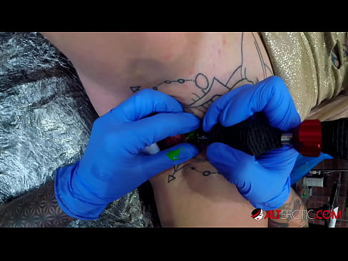 ❤️ Fìor tattooed hottie Sully Savage fhuair tattoo air a clitoris ️  Porn dachaigh  aig gd.onlyindianpornx.ru ️❤